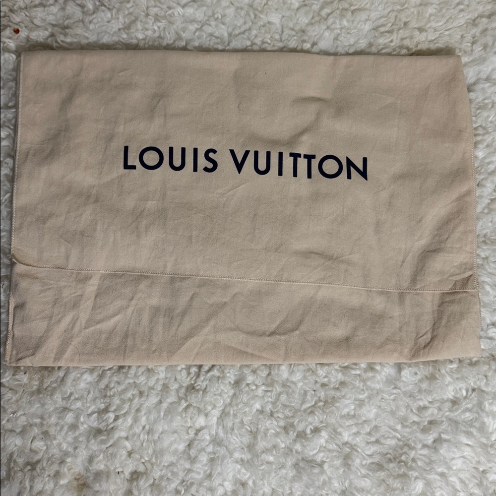 Louis Vuitton Cherry Red Vernis Alma bag purse.like new with certificate - Picture 13 of 17